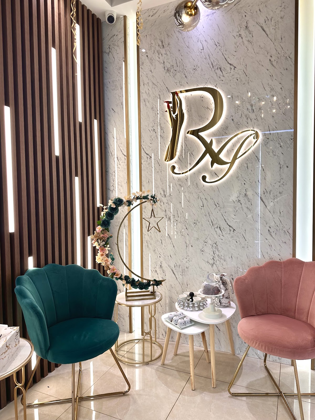 Royal nails salon