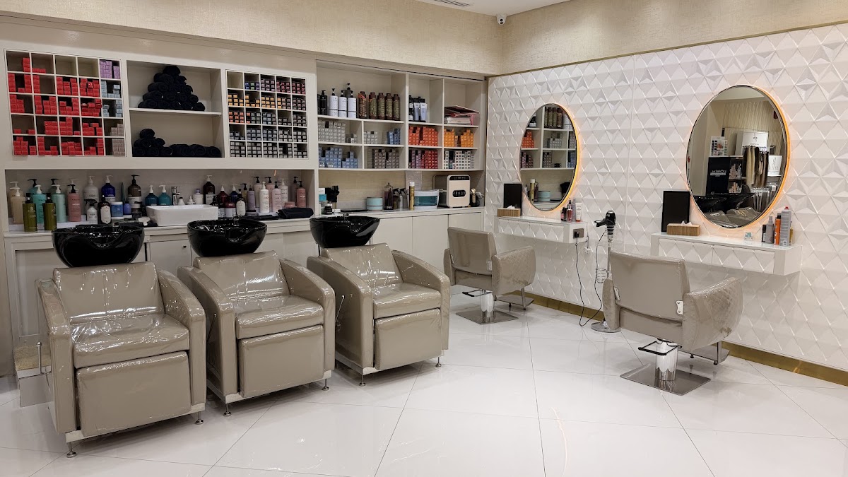 R.style beauty center