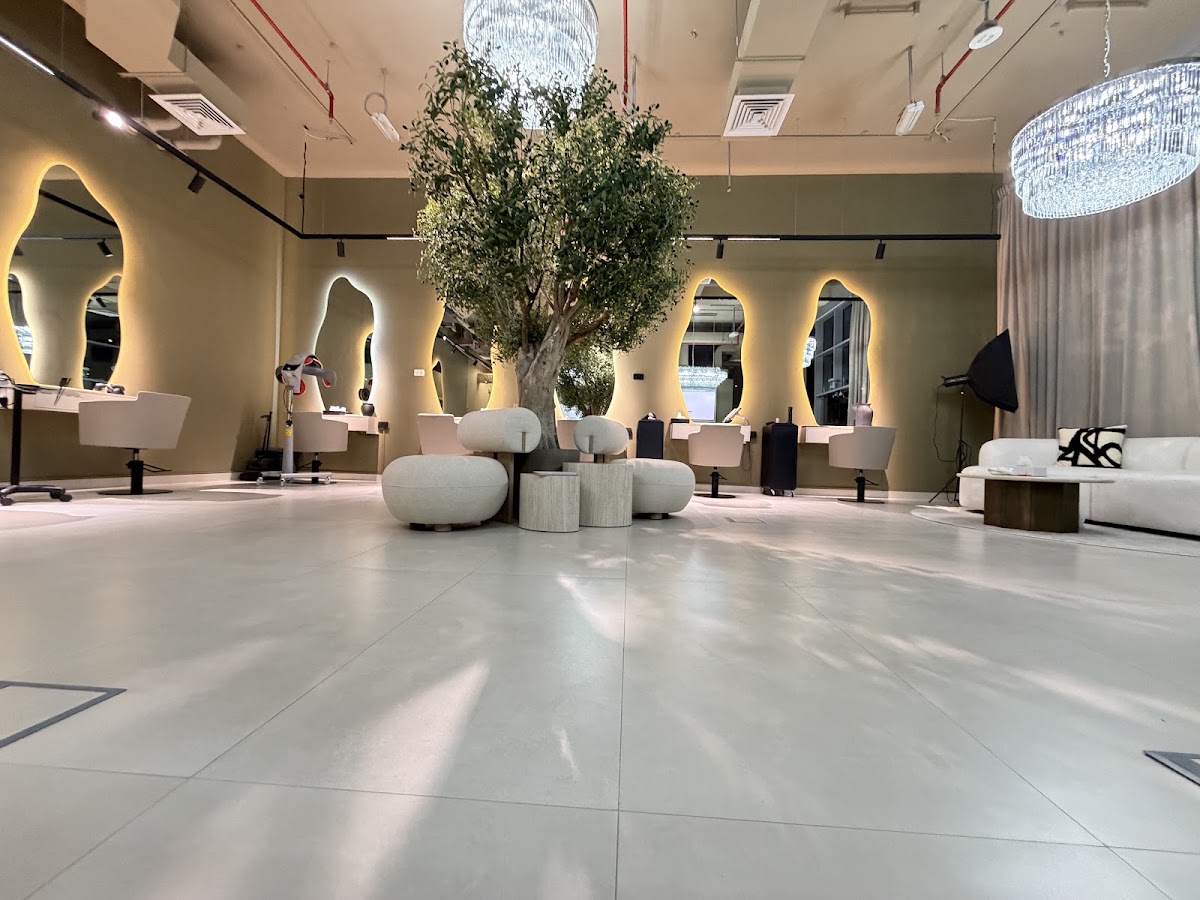 THE RALUCA - Hair Studio
