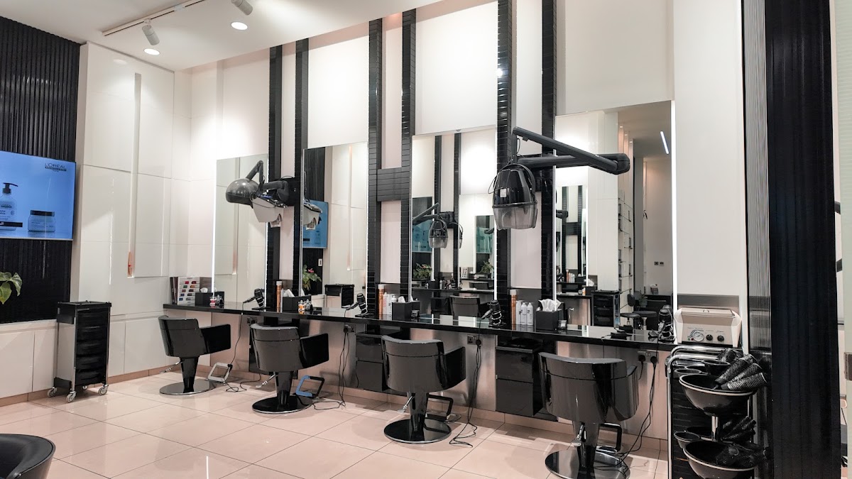 Amro Ladies Salon