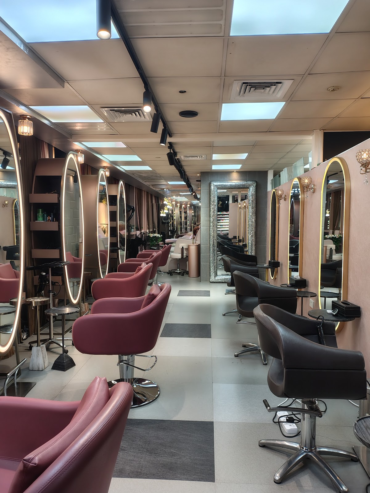 JUAN SALON Luxury Boutique