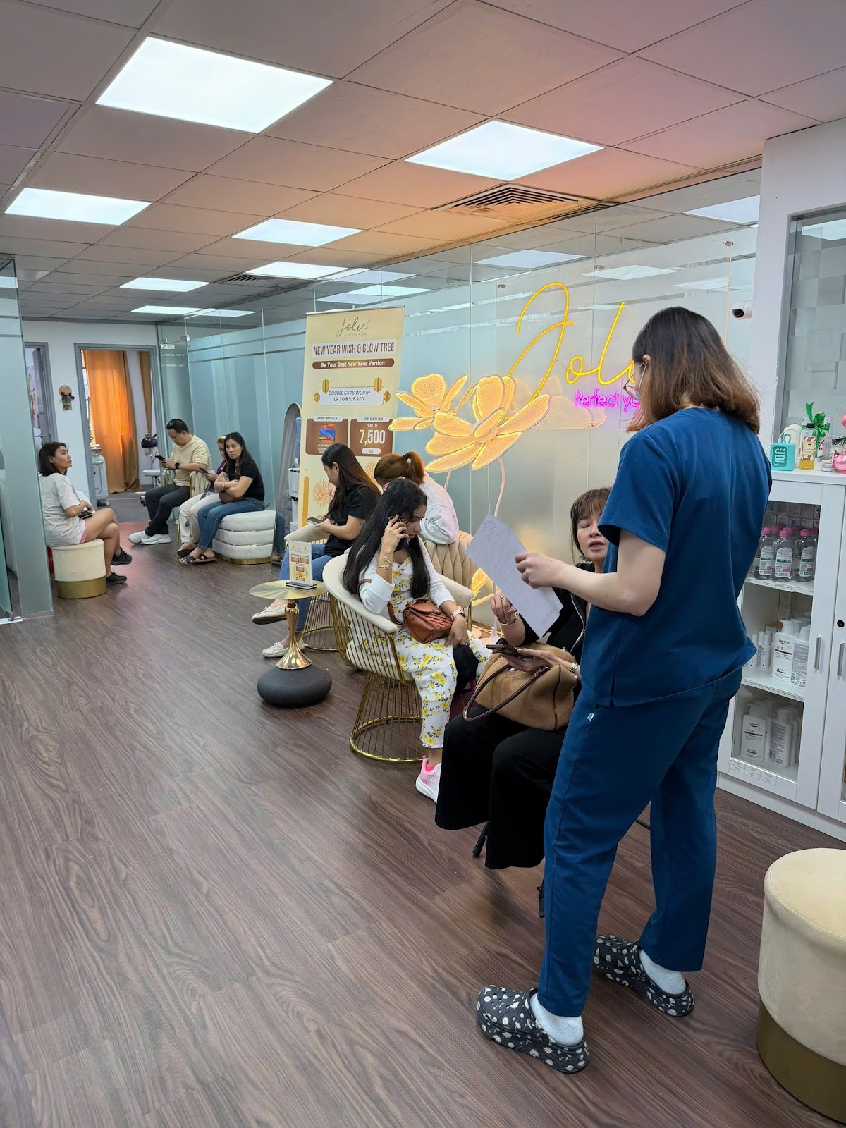 Jolie Clinic 5