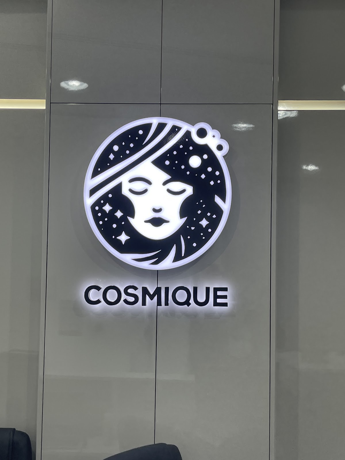Cosmique Aesthetics and Dermatology Clinic 4