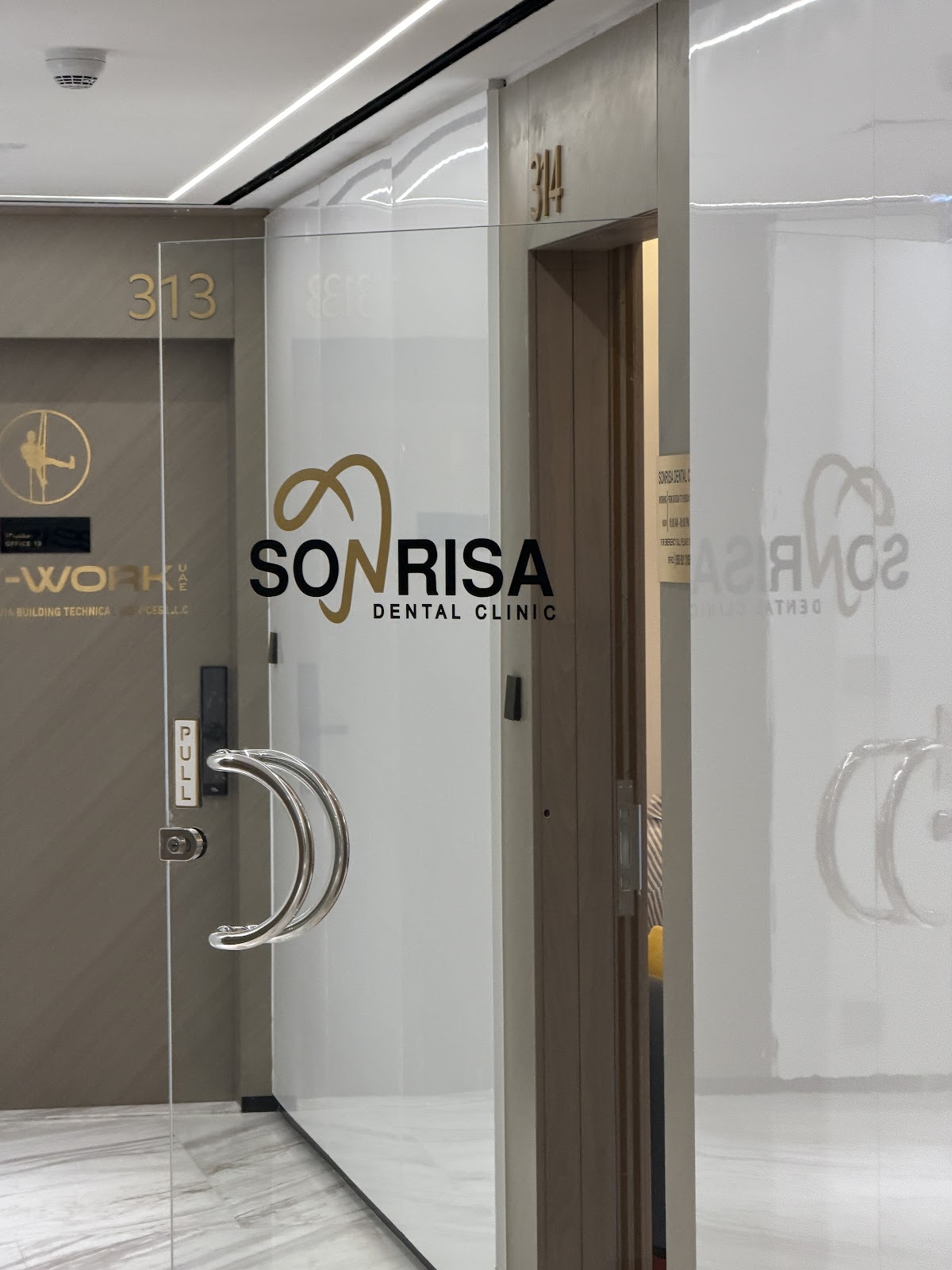 Sonrisa Dental Clinic 4