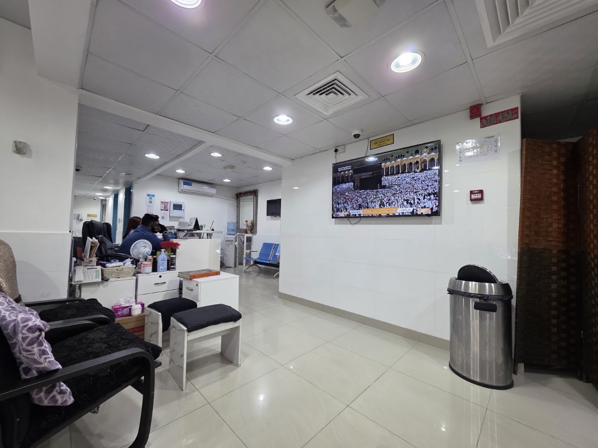 Hollywood Smile Dental Clinic 4