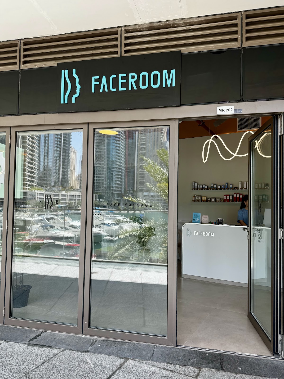 FaceRoom 5