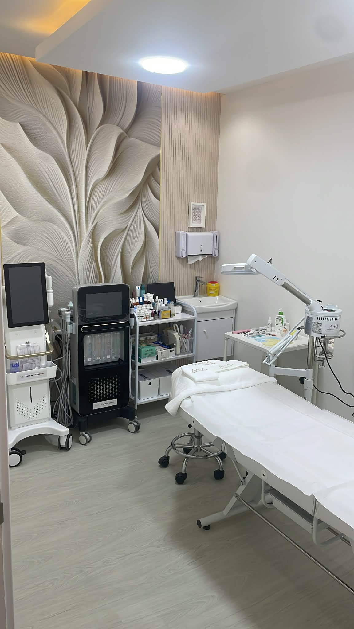 AAM Aesthetic Medical Center | Skin Clinic Dubai 5