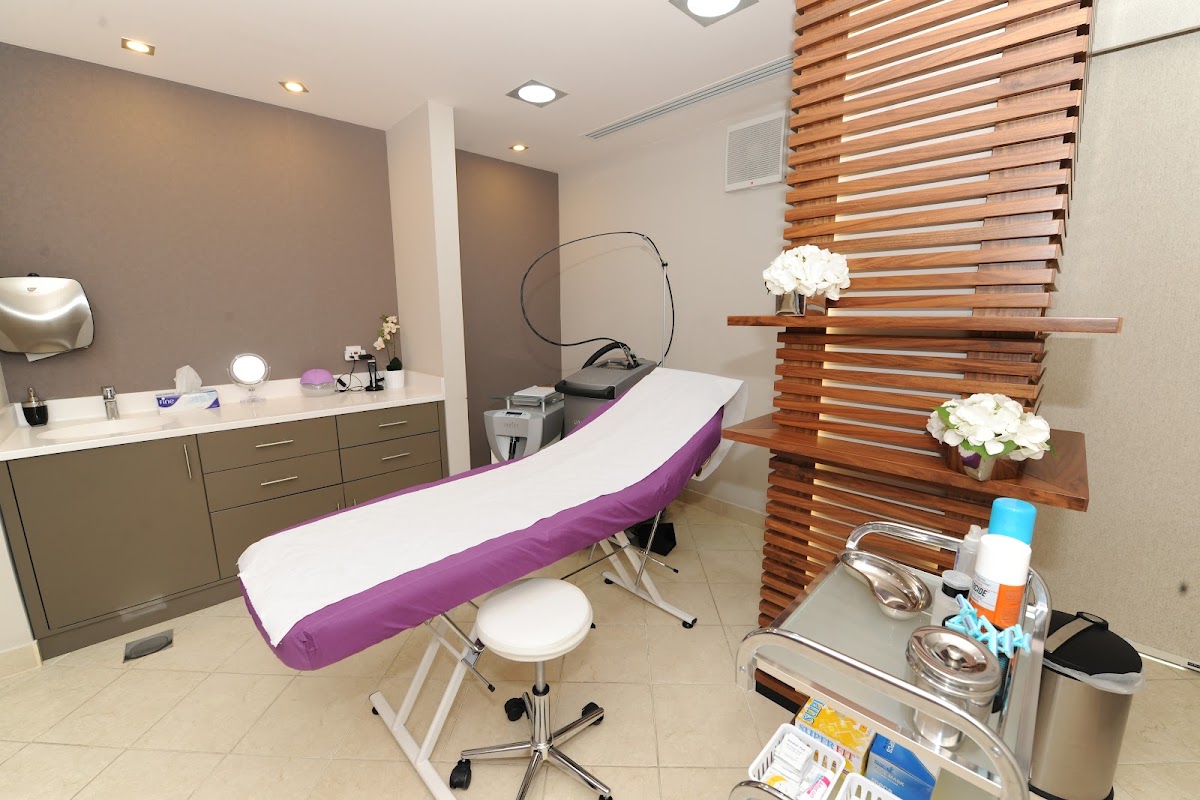 Dermaline Cosmetic Skin & Laser Center 4