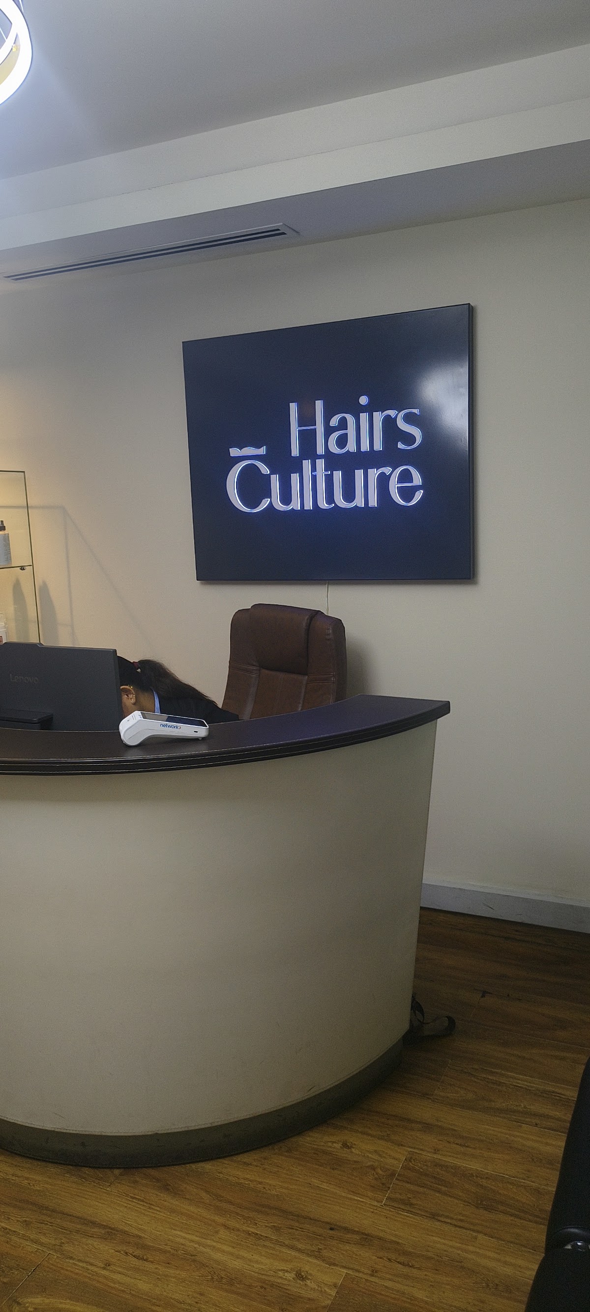 Hairs Culture Hair Replacement Studio 3