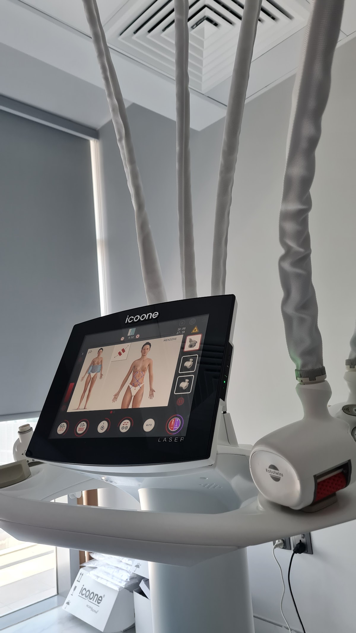 DE NOVA Laser Cosmetic Center 3
