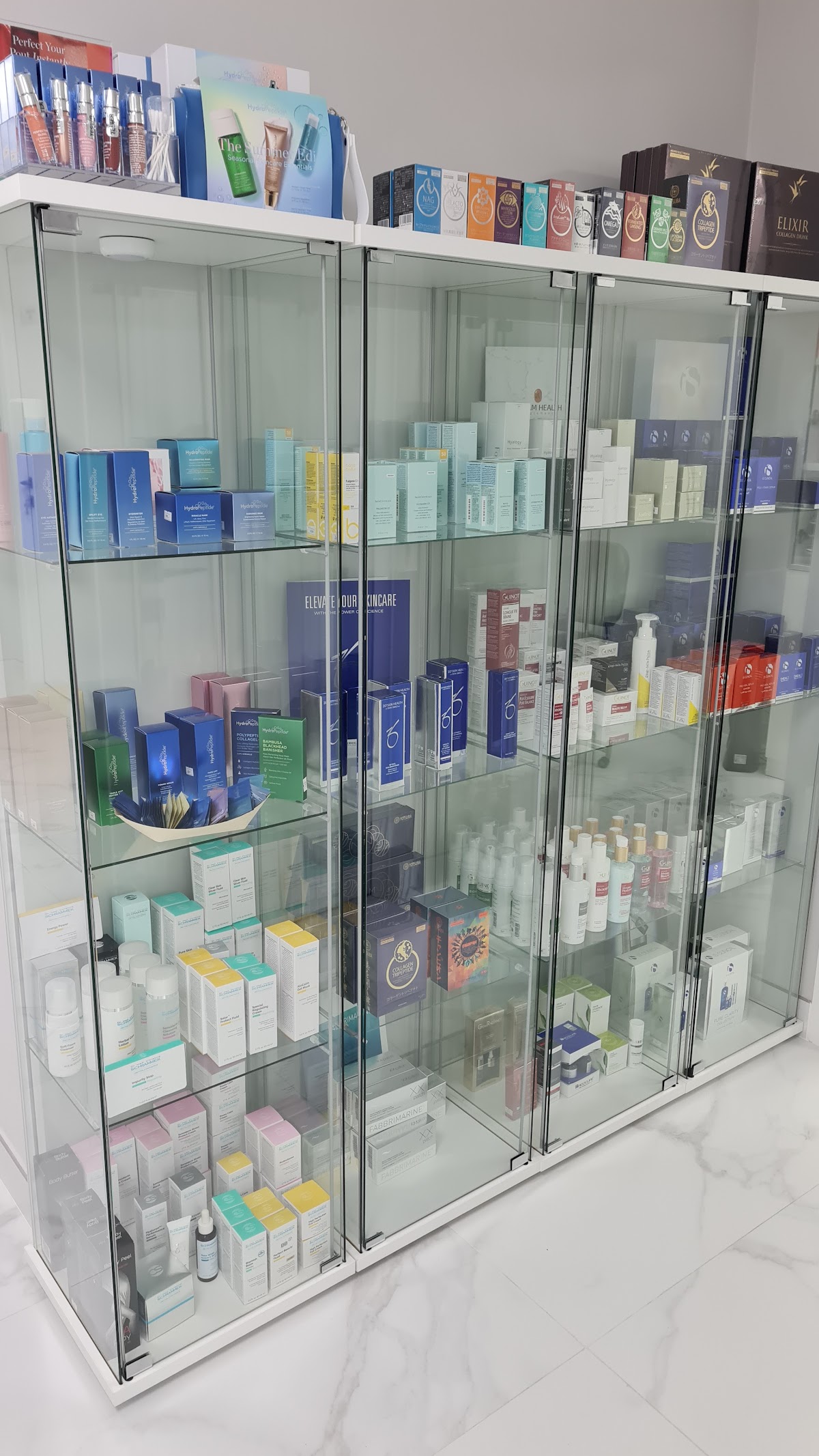 DE NOVA Laser Cosmetic Center 4