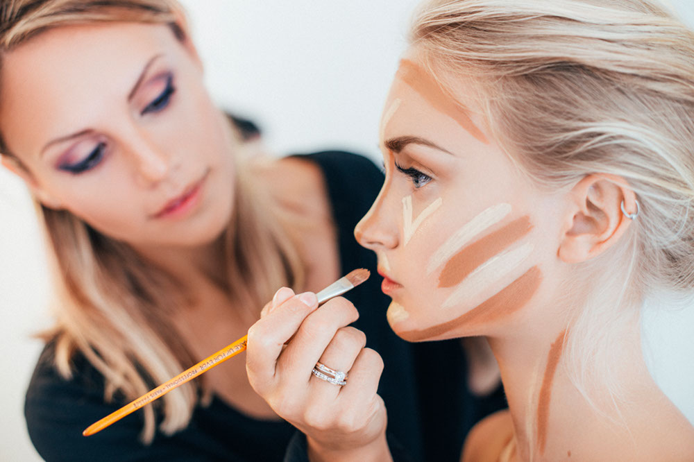 BENTON - Professional Make-up Training Center